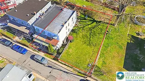 22 Schoolhouse Ln, Wilkes Barre, PA 18702