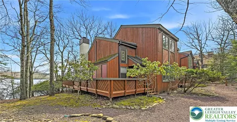 79 Dove Dr, Lake Harmony, PA 18624