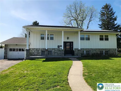 422 Belvidere St, Nazareth, PA 18064