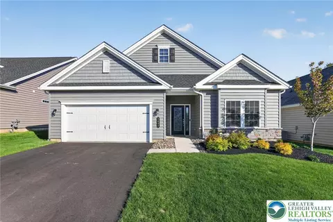 5490 Traditions Dr, Coopersburg, PA 18036