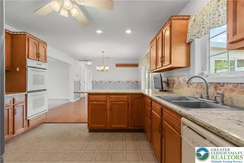 540 Bauer Rd, Bath, PA 18014 photo 19