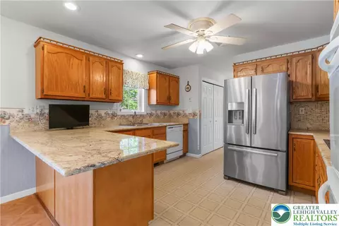 540 Bauer Rd, Bath, PA 18014 photo 16