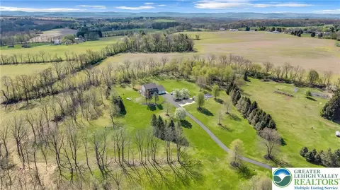 8486 Seemsville Rd, Northampton, PA 18067