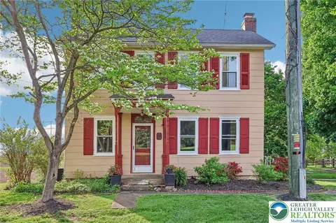 8893 Longswamp Rd, Alburtis, PA 18011