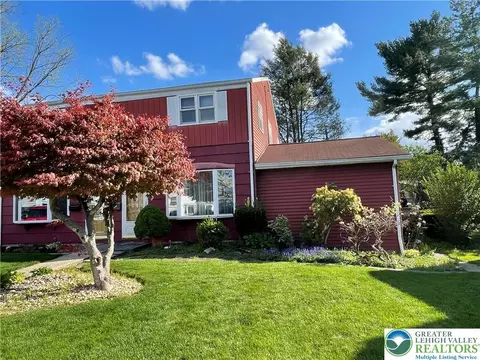 1403 Uelen Ct, Bethlehem, PA 18018