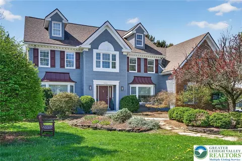 4831 S Hedgerow Dr, Allentown, PA 18103