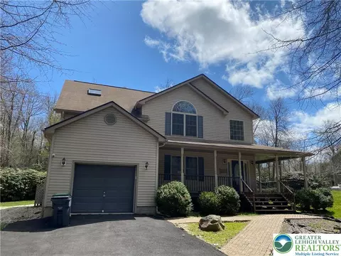 203 Birdie Pl, Coolbaugh Twp, PA 18466