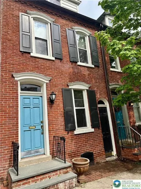 413 N 9th St, Allentown, PA 18102