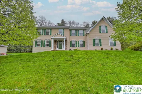 116 Daffodil Dr, East Stroudsburg, PA 18301