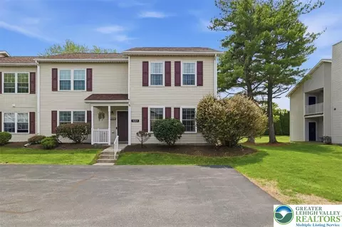 602 Brirwood Dr #A, Bethlehem, PA 18020
