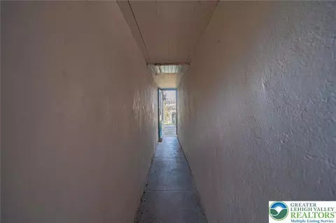Entry Way - 1019 E 4th St, Bethlehem, PA 18015 photo 4 of 5