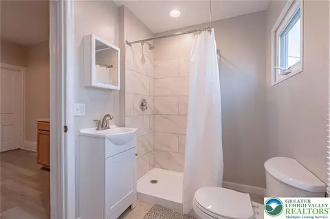 Bath - 1019 E 4th St, Bethlehem, PA 18015 photo 3 of 3