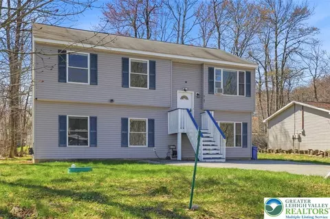 9407 Juniper Dr, Coolbaugh Twp, PA 18466