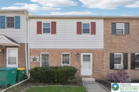 5626 Greens Dr, Wescosville, PA 18106