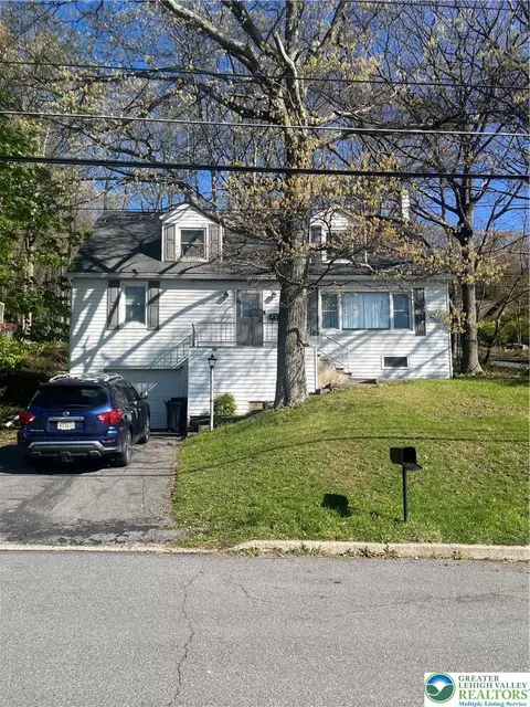 303 W Plainfield Ave, Pen Argyl, PA 18072