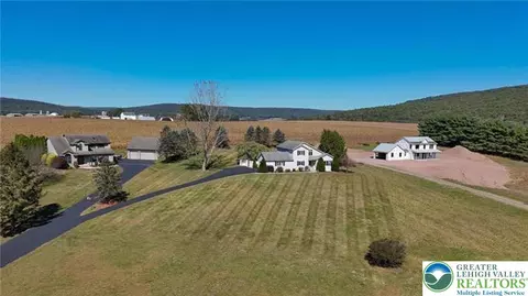 1319 Shady Ln, Tamaqua, PA 18252