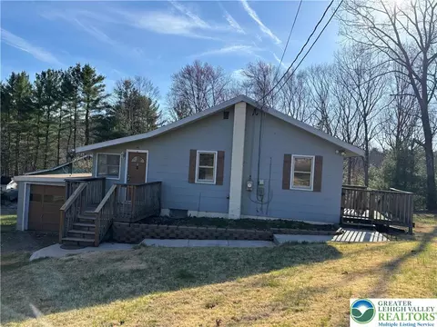 165 Hemlock Dr, Polk Twp, PA 18210