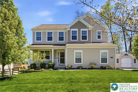 9206 Windy Bush Ln, Breinigsville, PA 18031