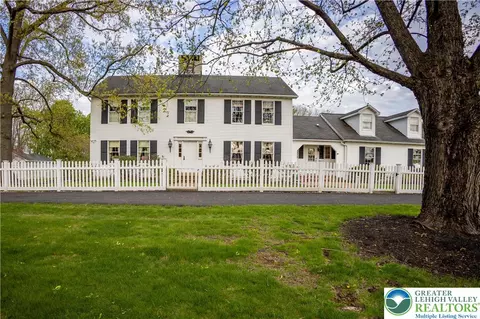 575 S 4th St, Bangor, PA 18013