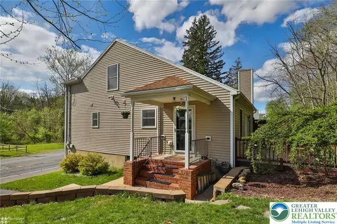 1949 Bushkill Dr, Forks Twp, PA 18040