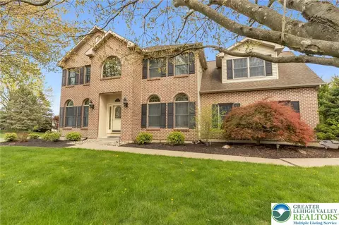 1785 Clarendon Dr, Forks Twp, PA 18040