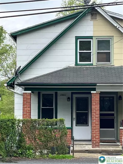 1921 Willow Park Rd, Bethlehem, PA 18020