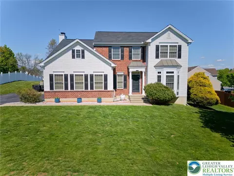 4217 Shadowstone Dr, Forks Twp, PA 18040