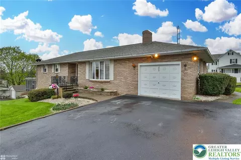 470 Division St, Bangor, PA 18013