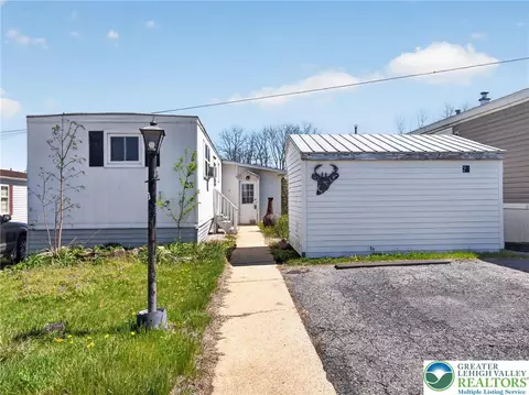 23 Roth Ave, Mertztown, PA 19539