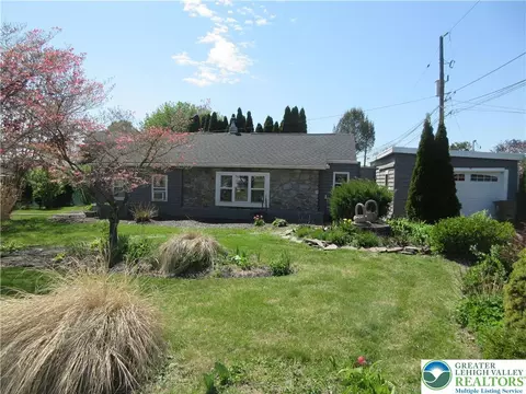 246 Poplar St, Bath, PA 18014