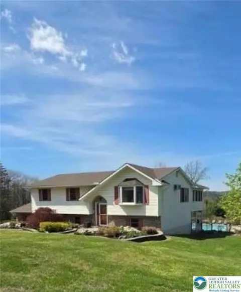 314 W Sunset Rd, Lehighton, PA 18235