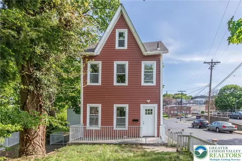 61 N Locust St, Easton, PA 18042