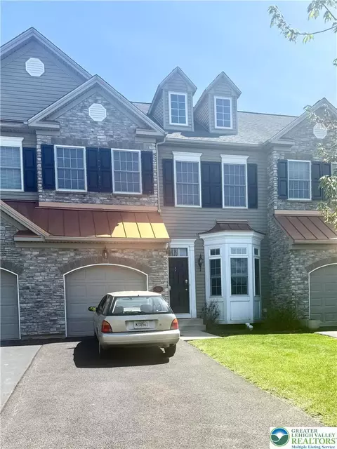 50 Hillside Ct, Easton, PA 18045