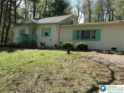 1712 Stonesthrow Rd, Bethlehem, PA 18015
