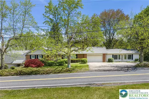 178 Grouse Dr, Bath, PA 18014