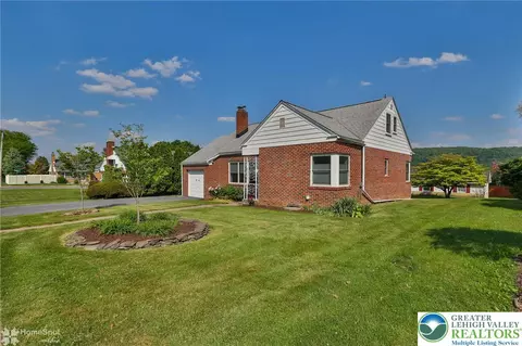 14 Spruce St, Emmaus, PA 18049