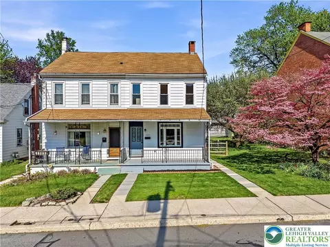 102 S Whiteoak St, Kutztown, PA 19530