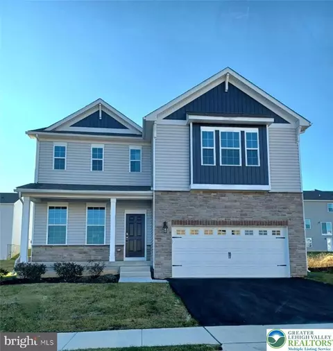 102 Winding Rd, Forks Twp, PA 18040