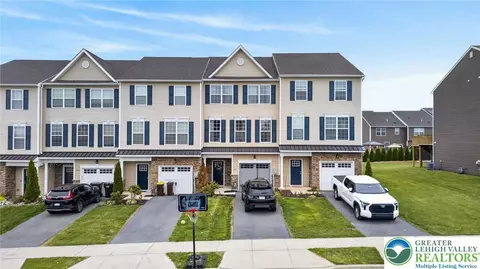 1374 Black Forest Dr, Allentown, PA 18104