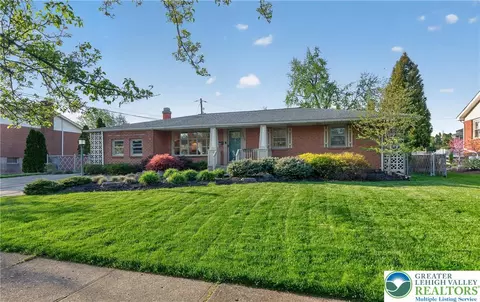 1933 Johnston Dr, Bethlehem, PA 18017