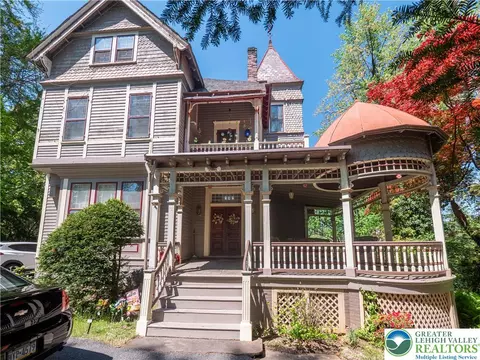1321 Bushkill St, Easton, PA 18042