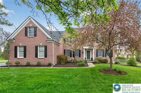 2347 Cross Creek Rd, Macungie, PA 18062