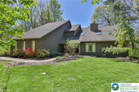 337 Woodline Rd, Nazareth, PA 18064