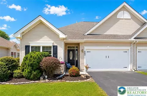81 Moor Dr, Palmer Township, PA 18045