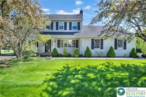 315 Hillview Dr, Nazareth, PA 18064