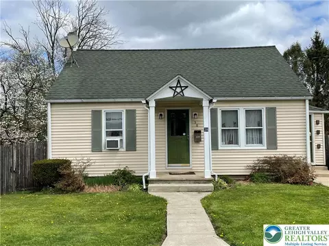 38 W 3rd St, Wind Gap, PA 18091