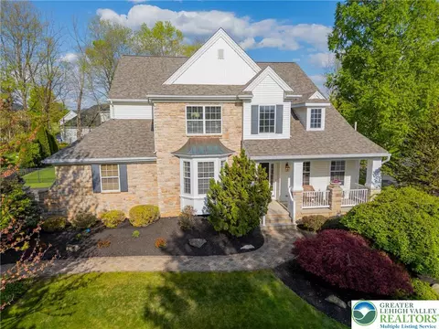 2705 Fringe Ln, Forks Twp, PA 18040