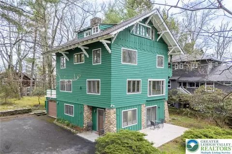 119 Falls Dr, Barrett Twp, PA 18323