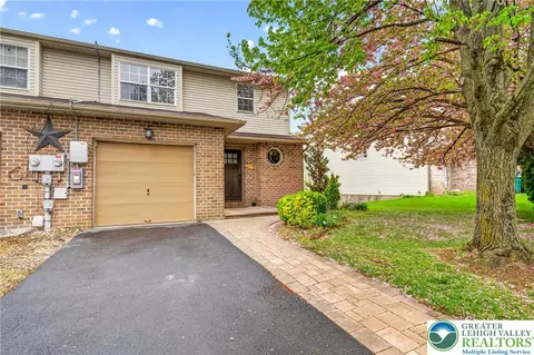 50 Olde Penn Dr, Palmer Township, PA 18045