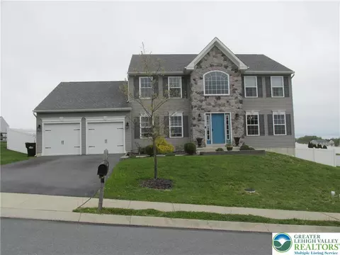 15 Bisbee Dr, Leesport, PA 19533